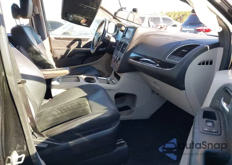 2018 Dodge Grand Caravan Sxt z USA, uszkodzony, nr VIN 2C4RDGCG8JR208910